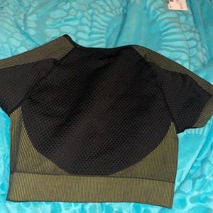 Amazon workout stretchy crop top size L
